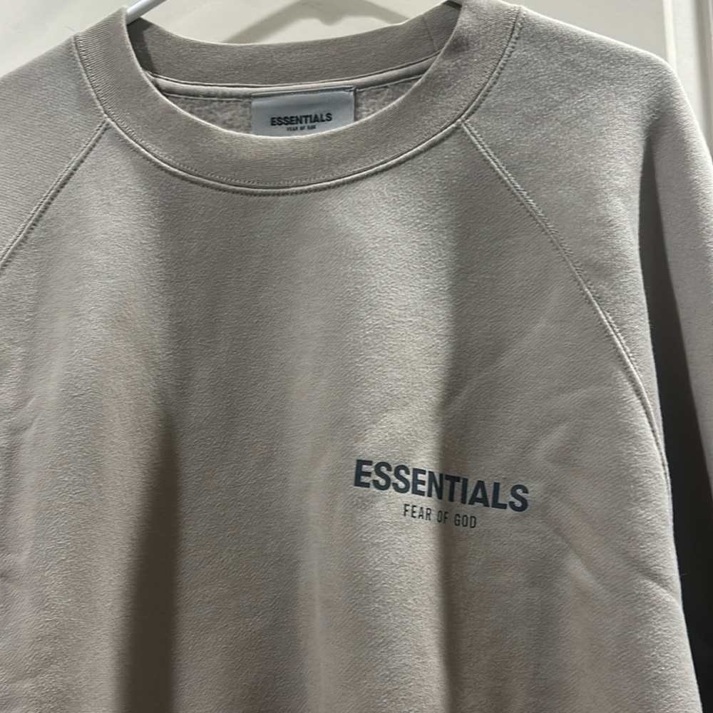 Fear Of God Essentials Classic Logo Crewneck Sweatshirt Tan size L worn once